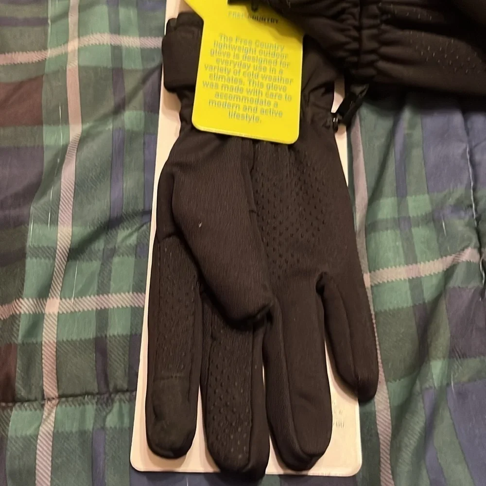 NWT Free Country softshell women’s Gloves  Size small/medium